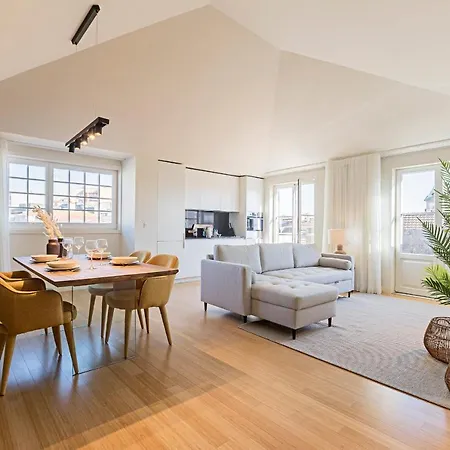 Aliados Premium 1br W/ Terrace By Lovelystay ポルト