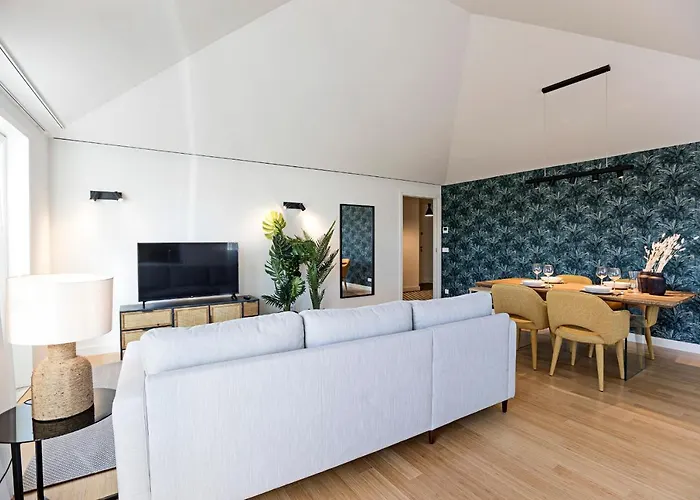 アパート Aliados Premium 1br W/ Terrace By Lovelystay ポルト