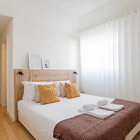 Aliados Premium 1br W/ Terrace By Lovelystay Porto