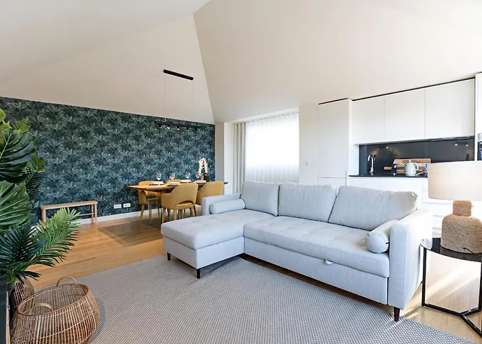 Apartman Aliados Premium 1br W/ Terrace By Lovelystay *